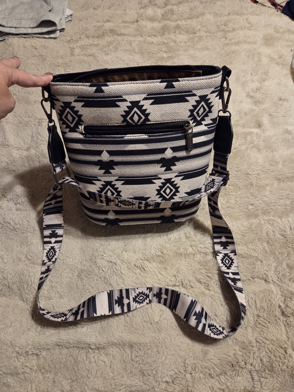 Wrangler Black and Cream Aztec-Print Crossbody Bag - Picture 3 of 3